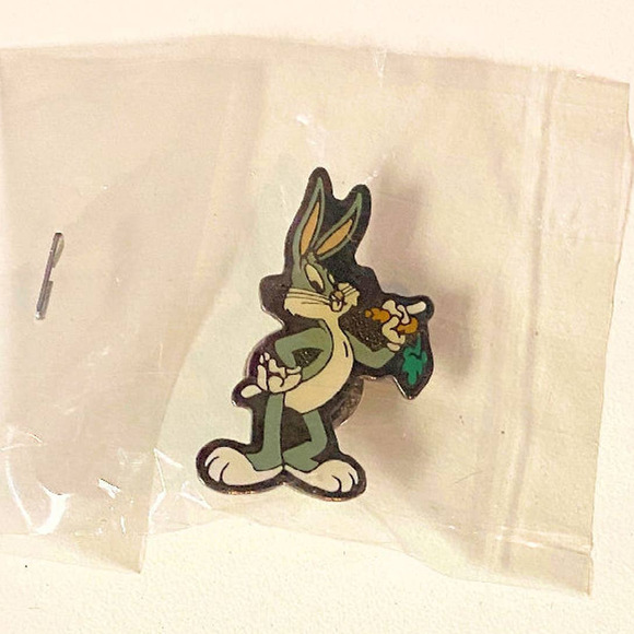Lot of 2 Bugs Bunny Enamel Pin Back Lapel Tie 1997 Warner Bros Carrot Vintage - Picture 3 of 4